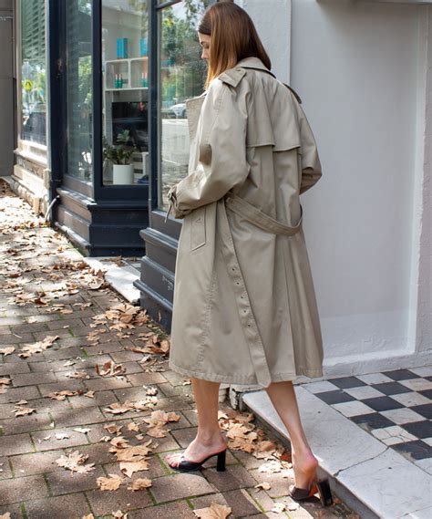 dave jones sandstone trench coat.